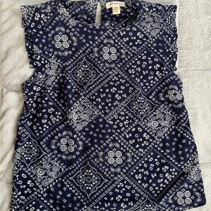 ⚠️Navy and White Floral Blouse⚠️